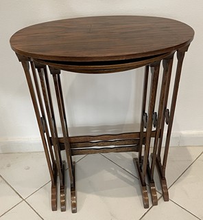 HNÍZDOVÉ OVÁLNÉ STOLKY