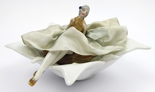 MISKA ČI DÓZA S DÍVKOU V SUKNI - JOHANN SELTMANN VOHENNSTRAUSS