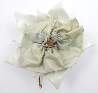 MISKA ČI DÓZA S DÍVKOU V SUKNI - JOHANN SELTMANN VOHENNSTRAUSS