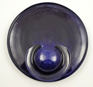 EVA JANDEJSKOVÁ (NAR. 1947) - ZÁVĚSNÁ AUTORSKÁ PLASTIKA Z UMĚLECKÉ KERAMIKY