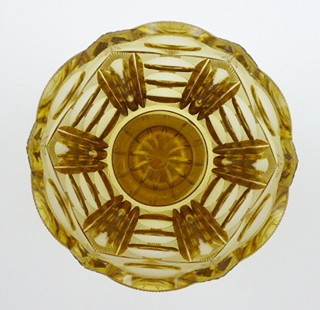 ART DECO VÁZA ZE ŽLUTĚ MEDOVĚ ZBARVENÉHO SKLA