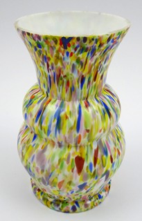 VÁZIČKA Z BAREVNÉHO BROKOVÉHO SKLA