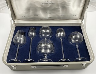 FRANTIŠEK CHOCHOLATÝ (1902-1973) - KOLEKCE 6 OBŘÍCH ČÍŠÍ (1/2 VÝŠKY) V ROZMĚRNÉ LUXUSNÍ KAZETĚ - MOSER