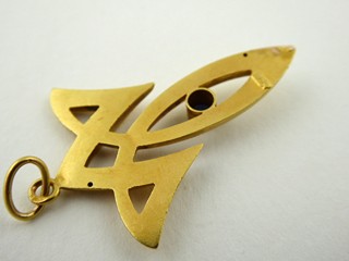 ZLATÝ SECESNÍ PŘÍVĚSEK S PŘÍRODNÍM MODRÝM SAFÍREM