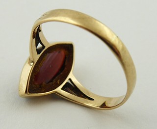 ZLATÝ PRSTEN S PŘÍRODNÍM ALMANDINEM - FRANTIŠEK VOMÁČKA, PRAHA