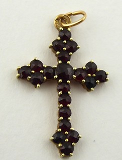 ZLATÝ KŘÍŽEK S PRAVÝMI ČESKÝMI GRANÁTY - VÁCLAV MARTINŮ, PRAHA