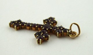 ZLATÝ KŘÍŽEK S PRAVÝMI ČESKÝMI GRANÁTY - VÁCLAV MARTINŮ, PRAHA