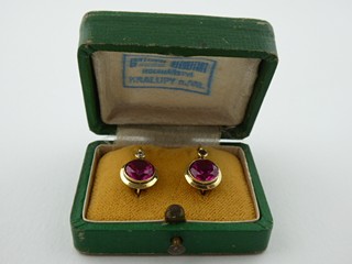 ZLATÉ NÁUŠNICE S RUBÍNY A LEUKOSAFÍRY