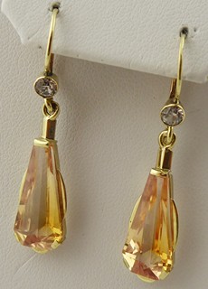 ZLATÉ NÁUŠNICE SE SYNTETICKÝMI KORUNDY PADPARADSCHA