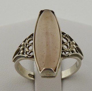 STŘÍBRNÝ PRSTEN S PŘÍRODNÍM RŮŽENÍNEM