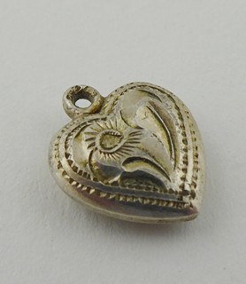 STŘÍBRNÉ GRAVÍROVANÉ SRDÍČKO - JABLONECKO