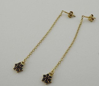 ZLACENÉ STŘÍBRNÉ VISACÍ NÁUŠNICE S ČESKÝMI GRANÁTY - GRANÁT, TURNOV