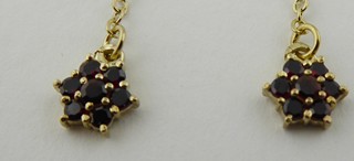 ZLACENÉ STŘÍBRNÉ VISACÍ NÁUŠNICE S ČESKÝMI GRANÁTY - GRANÁT, TURNOV