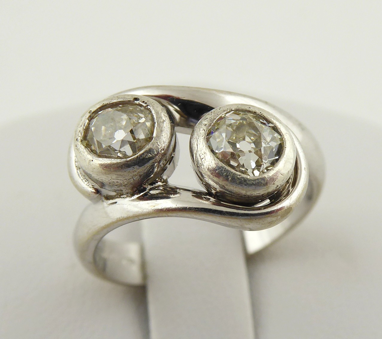 PRSTEN Z BÍLÉHO ZLATA S PŘÍRODNÍMI DIAMANTY - 1,00 CT