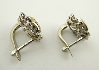 ZLATÉ NÁUŠNICE S 14 PŘÍRODNÍMI DIAMANTY