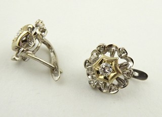 ZLATÉ NÁUŠNICE S 14 PŘÍRODNÍMI DIAMANTY