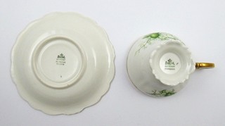 ROKOKOVÝ ČAJOVÝ ŠÁLEK S KVĚTY ČERNUCHY DAMAŠSKÉ - ROSENTHAL, POMPADOUR, U.S. ZONE