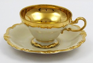 MOKA ŠÁLEK S PODŠÁLKEM SE SILNÝM ZLACENÍM - ROSENTHAL, POMPADOUR, U.S. ZONE