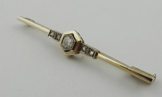 ART DECO BROŽ Z OSMNÁCTIKARÁTOVÉHO ZLATA S PŘÍRODNÍMI DIAMANTY