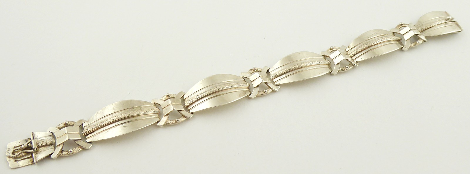 STŘÍBRNÝ NÁRAMEK VE STYLU ART DECO
