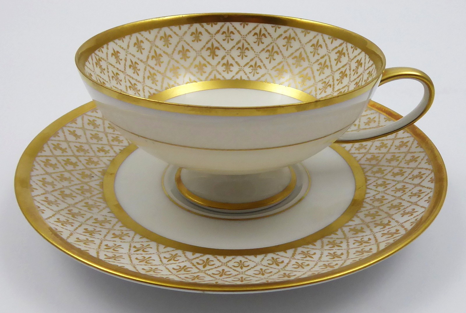 ČAJOVÝ ŠÁLEK FLEUR DE LIS NA PATCE - ROSENTHAL