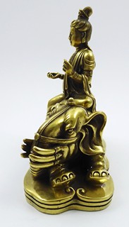 BÓDHISATTVA SAMANTABHADRA SEDÍCÍ NA SLONU