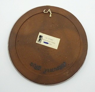 HANA JIROUTOVÁ (NAR. 1929) - ZÁVĚSNÝ TALÍŘ S ROZPITÝM KVĚTEM