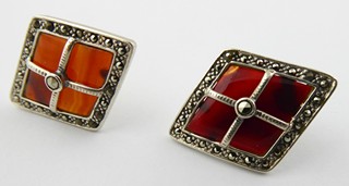 ART DECO STŘÍBRNÉ NÁUŠNICE S PŘÍRODNÍMI KARNEOLY A MARKAZITY - JOSEF HONECK, VÍDEŇ