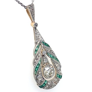 Luxusní přívěs s diamanty a smaragdy | Art deco | Československo 1930