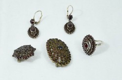 Šperky s českými granáty