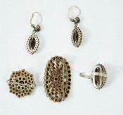 Šperky s českými granáty