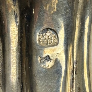 Pár monumentálních stříbrných svícnů - 5,1 kg
