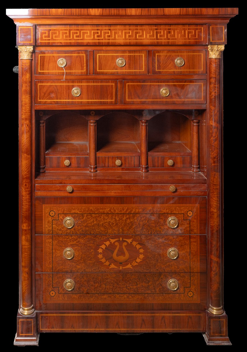 Sekretář v empírovém stylu