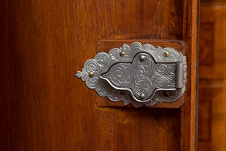 Luxusní sekretář v barokním stylu