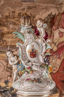 Luxusní vysoká váza s víkem