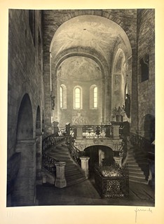 Jaromír Funke (1896 - 1945) - Interiér baziliky sv. Jiří na Pražském hradě - 2 fotografie