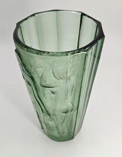 Josef Drahoňovský, 1877 - 1938 - Váza s akty