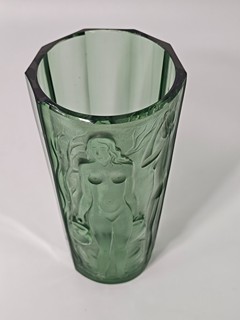 Josef Drahoňovský, 1877 - 1938 - Váza s akty