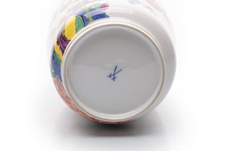 Váza s malbou „Kakiemon“ | Německo, Míšeň (Meissen, Staatliche Porzellan-Manufaktur Meissen)
