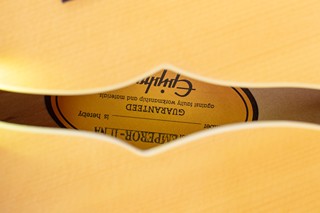 Archtop jazzová elektrická kytara Epiphone Joe Pass Emperor-II NA (Natural) s luxusním kufrem s aligátořím vzorem | Epiphone (v licenci Gibson Guitar Corp.)