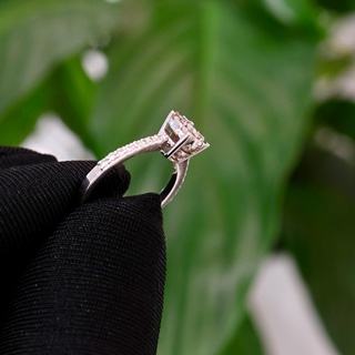 Zlatý prsten s přírodními brilianty 0,50 ct