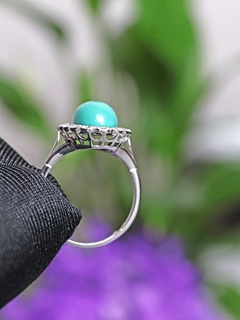 Zlatý prsten s přírodním tyrkysem a diamanty 0,90 ct