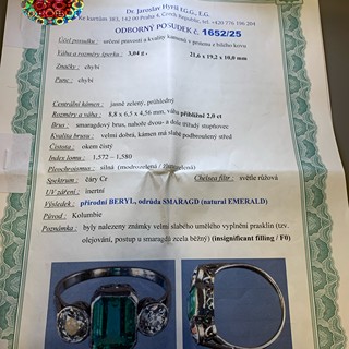 Luxusní prsten s diamanty a smaragdem | Art deco | Československo 1930 | znalecký posudek