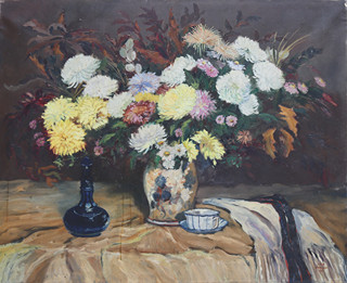 Ladislav Ehrlich (1886-1965) - Zátiší s květy a karafou