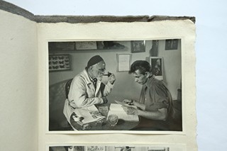 Leoš Kubíček (1887-1974) - Autorská fotodokumentace výstavy plastik, Děčín 1958