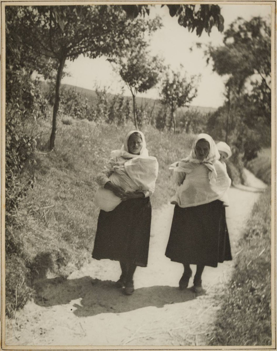 SOUBOR ŠESTI FOTOGRAFIÍ SE SOCIÁLNÍ TÉMATIKOU