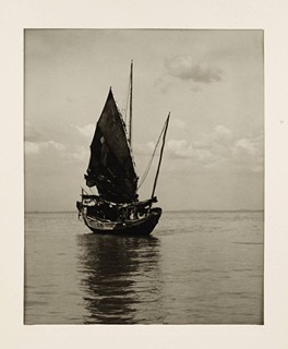 Huat Tang Seng - SOUBOR PĚTI FOTOGRAFIÍ RYBÁŘSKÝCH LODÍ