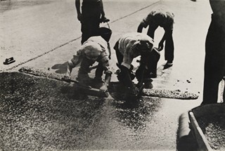 Irena Blühová (1904-1991) - SOUBOR ŠESTI FOTOGRAFIÍ S VENKOVSKOU TEMATIKOU