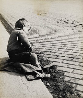 SOUBOR ŠESTI FOTOGRAFIÍ SE SOCIÁLNÍ TÉMATIKOU