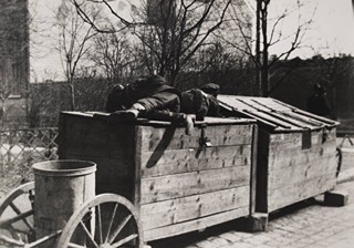 SOUBOR ŠESTI FOTOGRAFIÍ SE SOCIÁLNÍ TÉMATIKOU